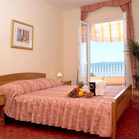 Aparthotel Villa Mozart Podgora Exterior photo